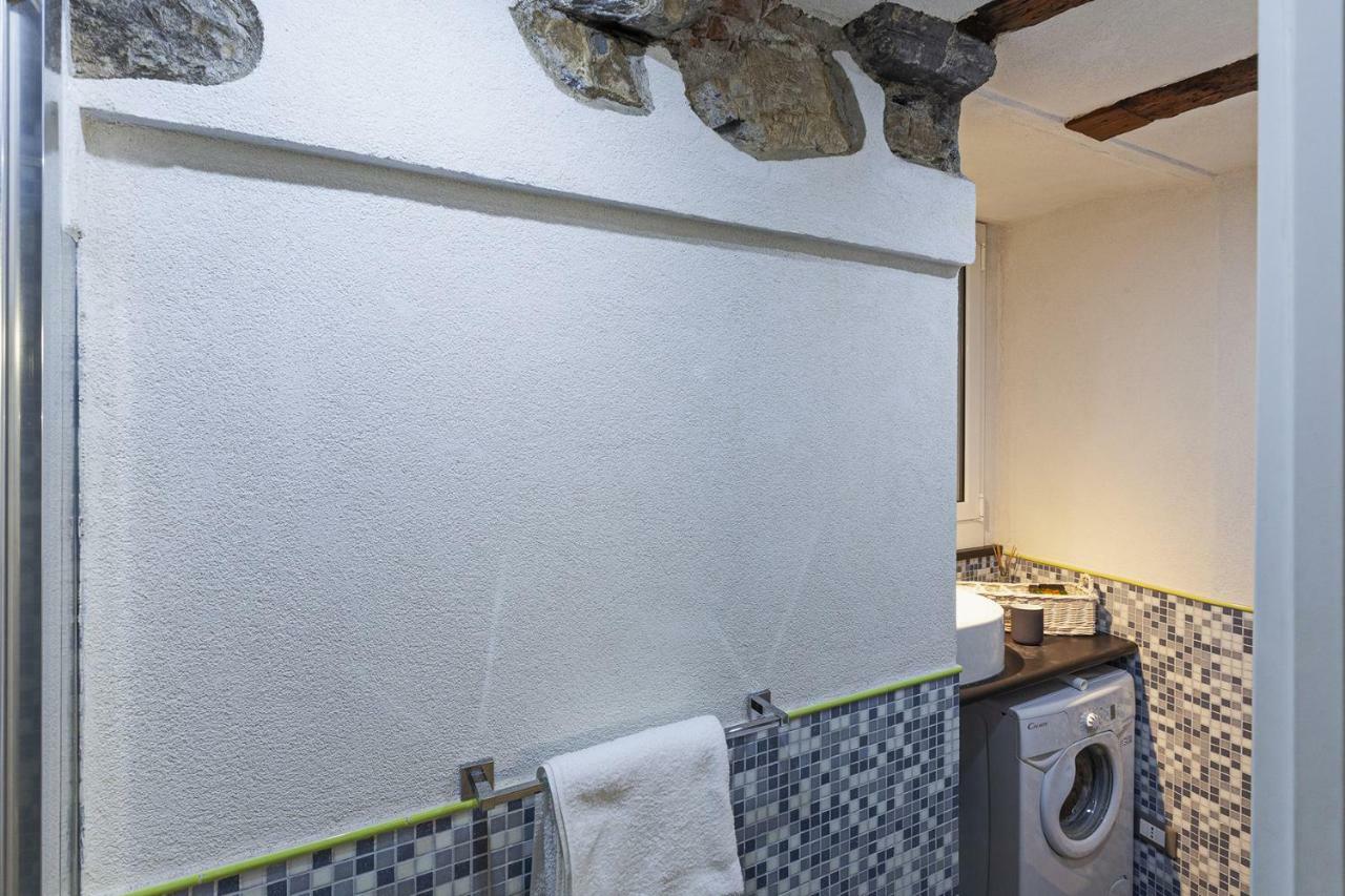 Wood And Stone Apartment In The Historical Center Génova Exterior foto