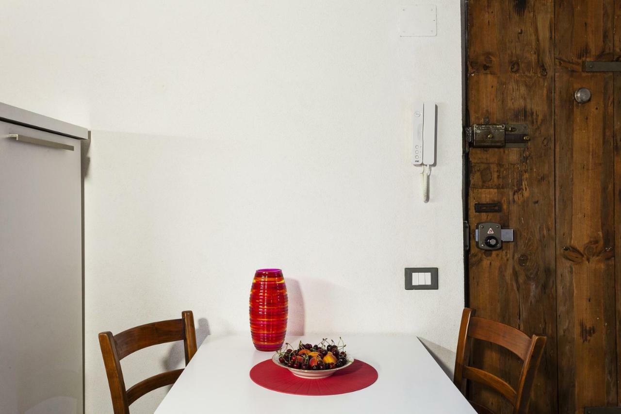 Wood And Stone Apartment In The Historical Center Génova Exterior foto